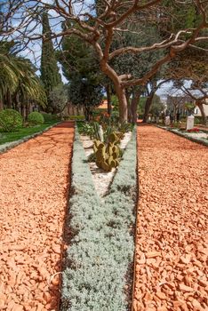 Ideally direct avenue s in fine Baha'i park in Israel