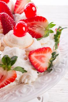 meringue-based dessert