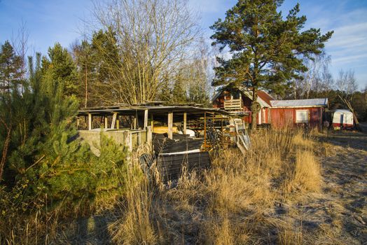 Hov is a small rural village just outside Halden city and by a grove discovered I a number of small wooden buildings, which all are about to lapse, the pictures are shot in december 2012