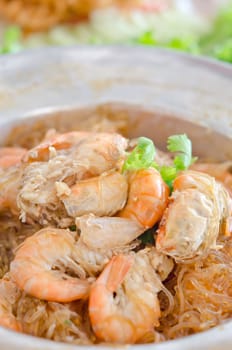 Baked vermicelli and prawn with ginger and  pepper sauce , asian food