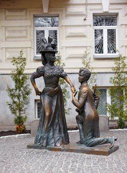 Sculprures of lovers in Kiev, Ukraine