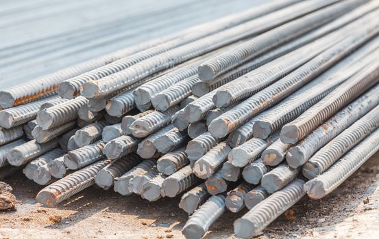 Heavy duty steel wire for construction