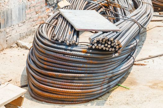Heavy duty steel wire for construction