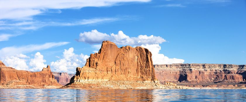 Panoramic view of the lake Powell