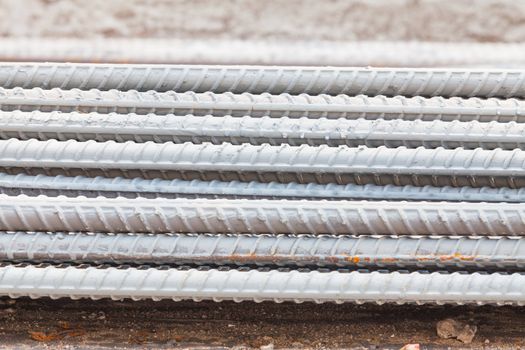 Heavy duty steel wire for construction