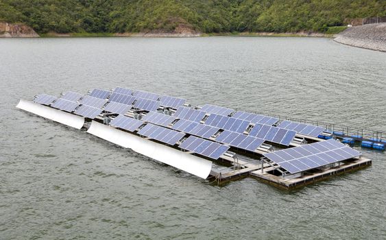 Floting Solar Energy Panels on a lake