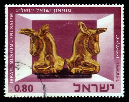 ISRAEL - CIRCA 1966: A stamp printed in Israel, shows Exhibits of the Israel Museum, Jerusalem: Miniature Gold Capital , series, circa 1966