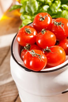 fresh cherry tomatoes