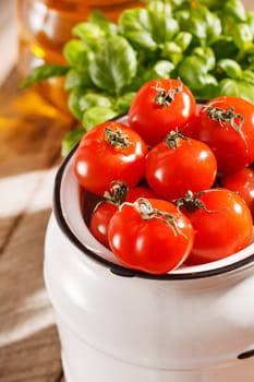 fresh cherry tomatoes