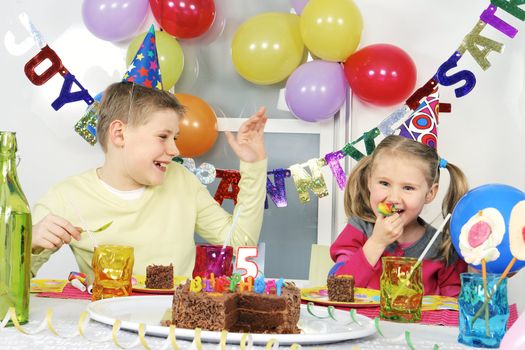 children at funny birthday party 