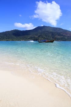 Clear water and blue sky. Lipe island, Thailand