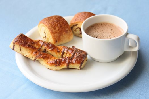 fresh cup of chocolade and sweet deserts 