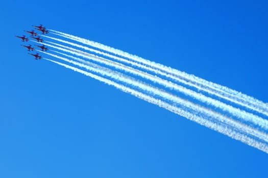 airplanes on the blue sky (very nice fly effect)