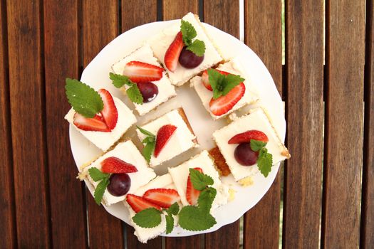 strawberries cake from the small family celebration 