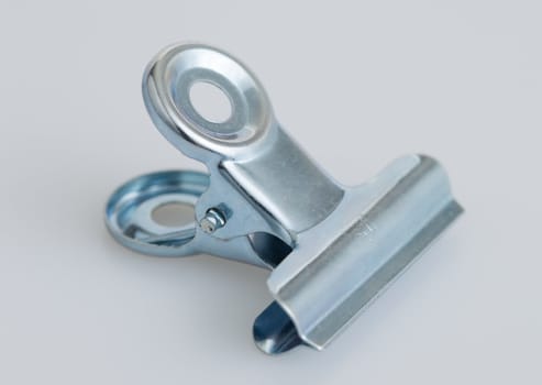 Isolated metal clip