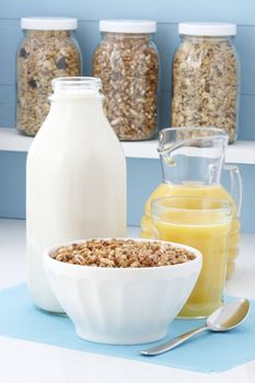 Delicious and healthy crunchy oats cereal, popular around the world, and often eaten in combination with yogurt or milk. 