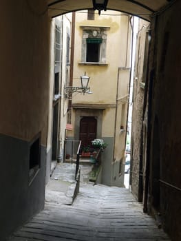 narrow street of Cortona.