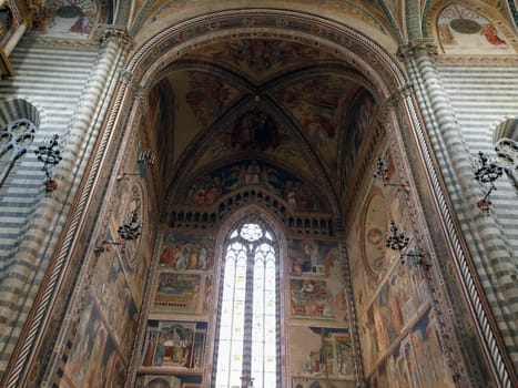 Interior and main nave of Cathedral (Duomo). Orvieto, Umbria