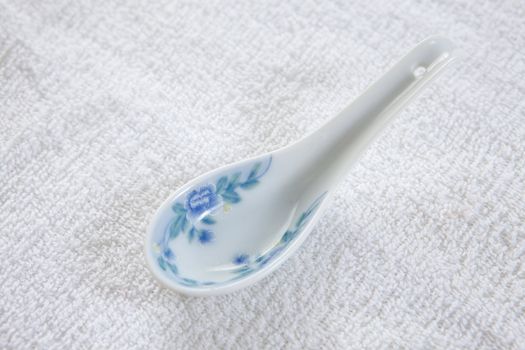 Acupuncture Gua Sha porselain spoon detail