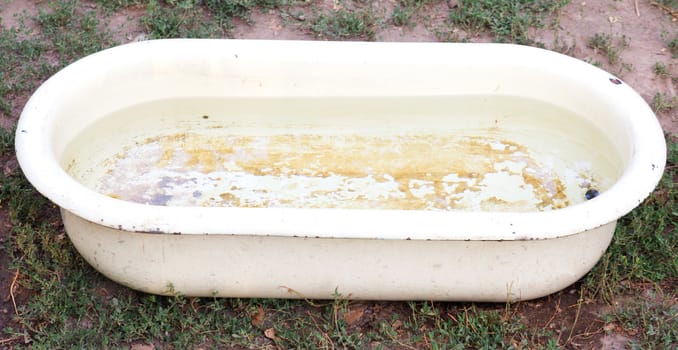 old white bath