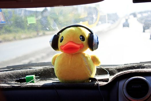 duck doll speaker very famous