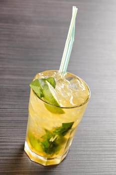 mojito cocktail 