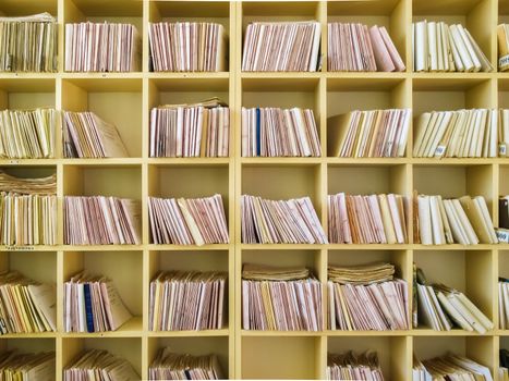 Keeping records on yellow shelves