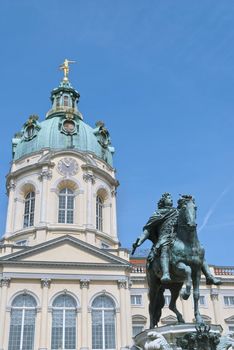 Statue Friedrich Wilhelm I (der Große Kurfuerst) elector of Brandenburg in the cour d'honneur of the palace