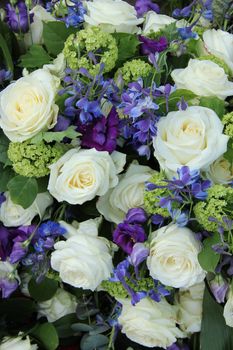 Wedding centerpiece in white and blue