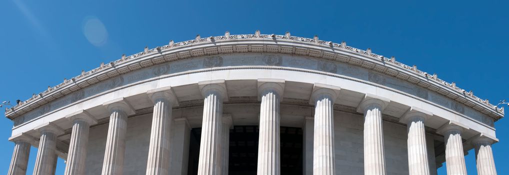 top portion of a lincoln memorial old greek architecture