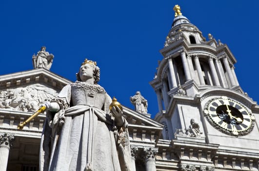 The Queen Anne Statue situated infront of St. Paul's Cathedral in London.