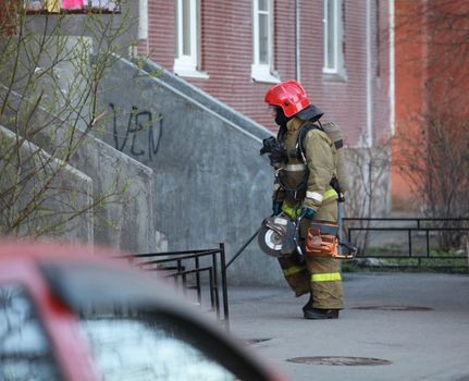 lifeguard to the rescue in the apartment house.St. Petersburg. May 3, 2013