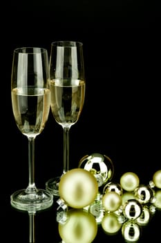 christmas decoration in gold and champagner on black background