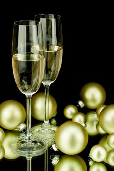 christmas decoration in gold and champagner on black background