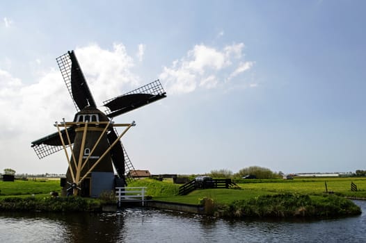 dutch windmill de goede hoop near the village voorhout