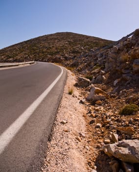 A view of an empty highway road .