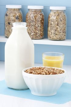 Delicious and healthy crunchy oats cereal, popular around the world, and often eaten in combination with yogurt or milk. 