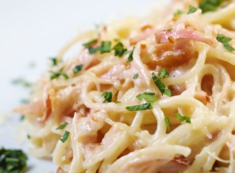 spaghetti carbonara on bowl.closeup