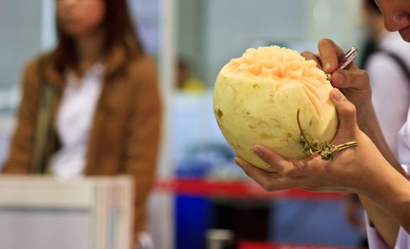 cantaloup carving in the Thailand ultimate chef challenge 2013