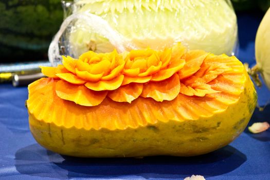 papaya carving in the Thailand ultimate chef challenge 2013