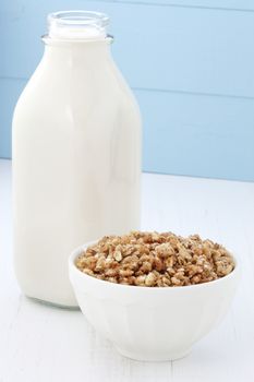 Delicious and healthy crunchy oats cereal, popular around the world, and often eaten in combination with yogurt or milk. 