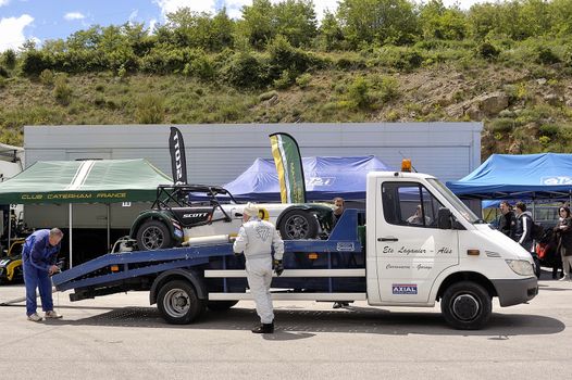 chases of Caterham on the circuit of the Cevennes with Ales in the French department of Gard the May 24th and 25th, 2013. mechanical maintenance