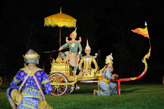 Thai Cultural Show Hanuman "Khon-Thai classical masked ballet 
Photo: Adulsak / yaymicro.com