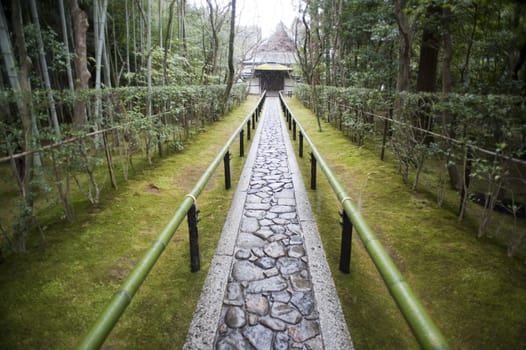 Walkway to the Koto-in, the sub-temple of Daitoku-ji Buddhist temple and one of the fourteen branches of the Rinzai school of Japanese Zen. Kita-Ku, Kyoto, Japan