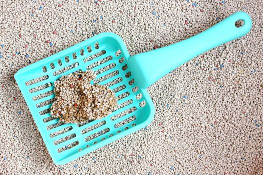 White Sodium Bentonite Cat Litter with cat sand scoop