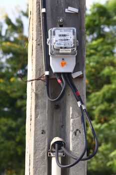 Electric meter for measuring power consumption from home