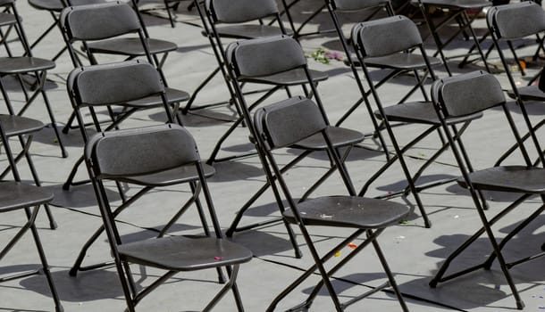 empty chairs 
