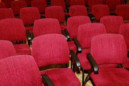 empty chairs 