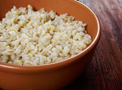 boiled pearl barley.farm-style 	country