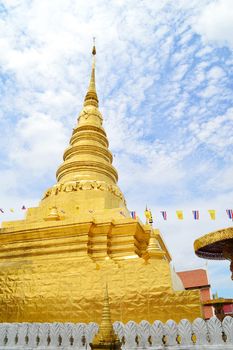 golden Pagoda at Wat Phra That Chae Haeng, Nan province, Thailand
